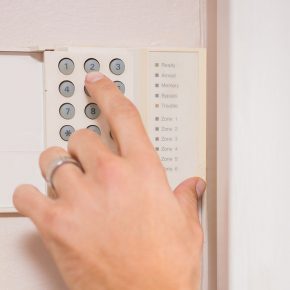 Revisar-el-sistema-de-alarma